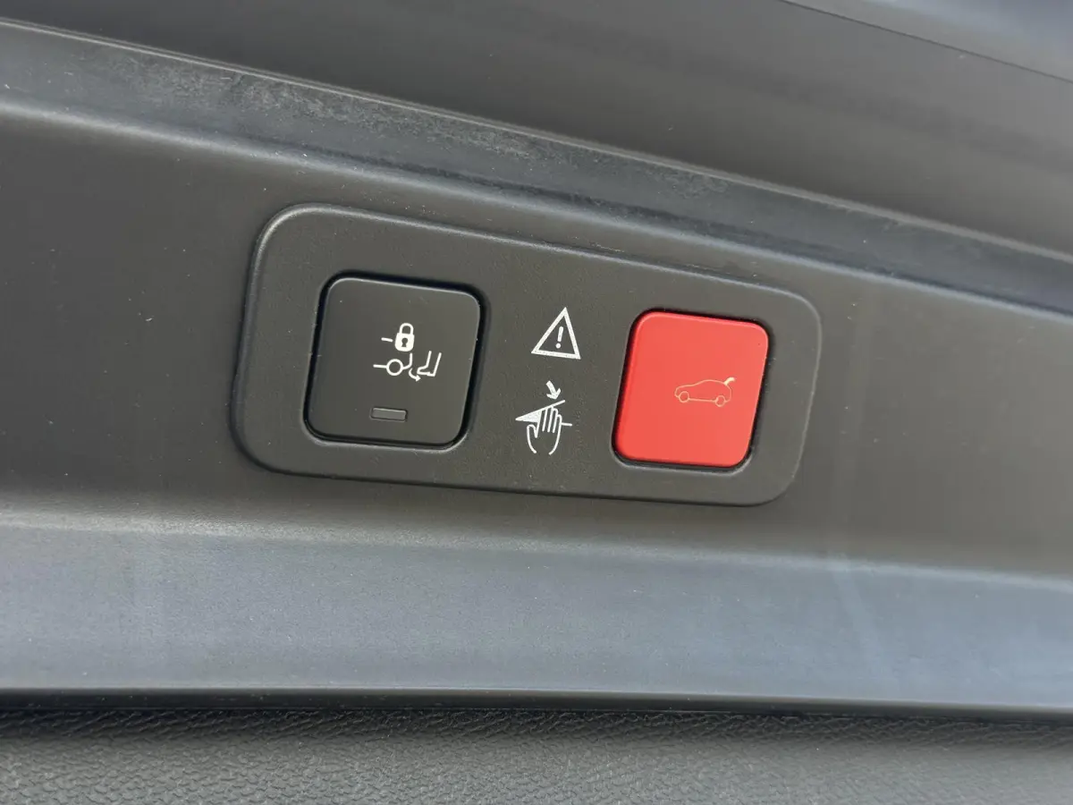 1.2 PureTech Premium 7p. 2e Eigenaar|Camera|Carplay|D-riem vv in 2023|Clima|Cruise|PDC V+A|Trekhaak|N.A.P|APK tot 06-2027