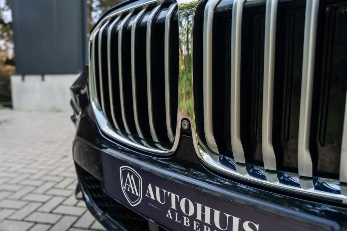 xDrive40i M Sport H/K Skylounge Massage SoftClose 22'