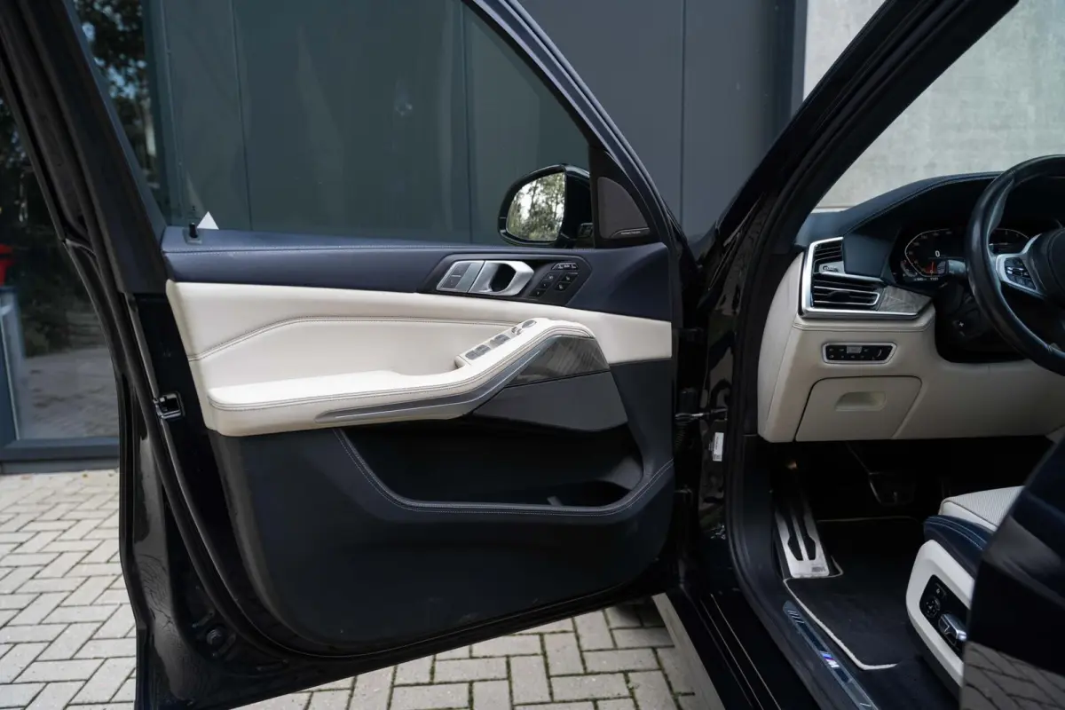 xDrive40i M Sport H/K Skylounge Massage SoftClose 22'