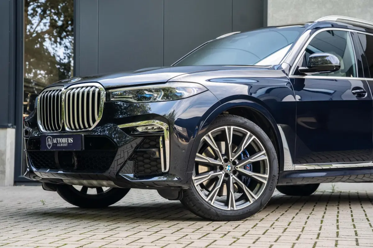 xDrive40i M Sport H/K Skylounge Massage SoftClose 22'