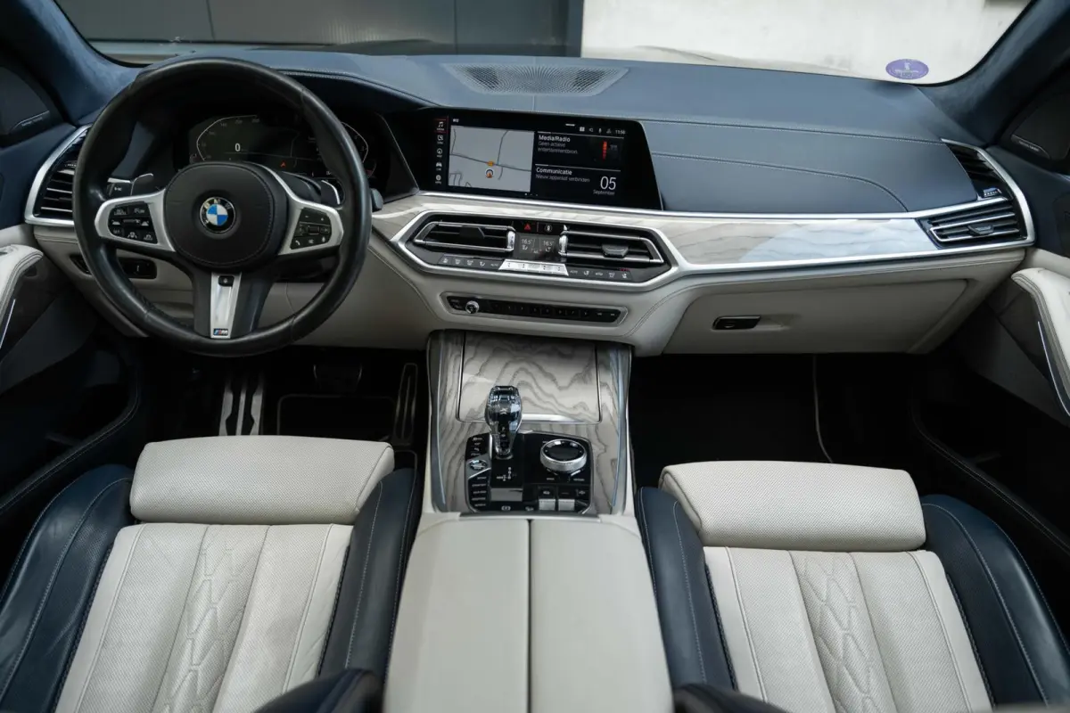 xDrive40i M Sport H/K Skylounge Massage SoftClose 22'