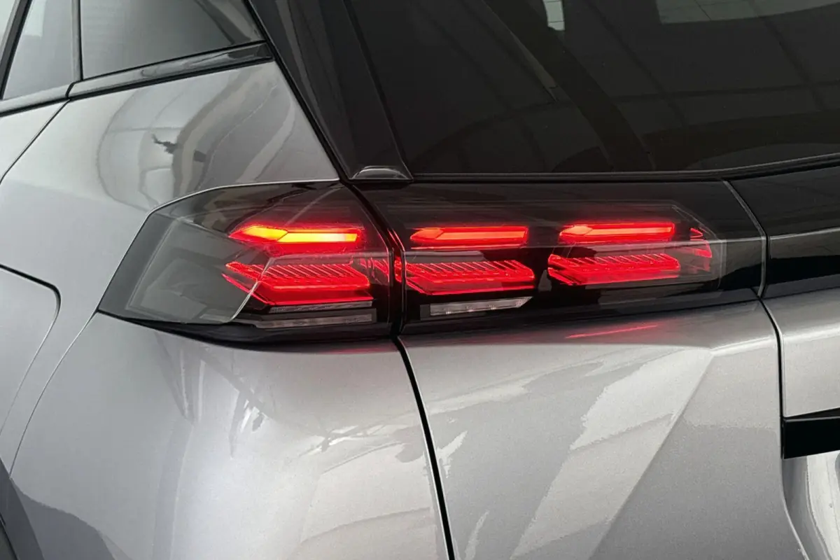 1.2 PureTech 130 GT Automaat Adaptive Cruise Stoelverwarming Massage