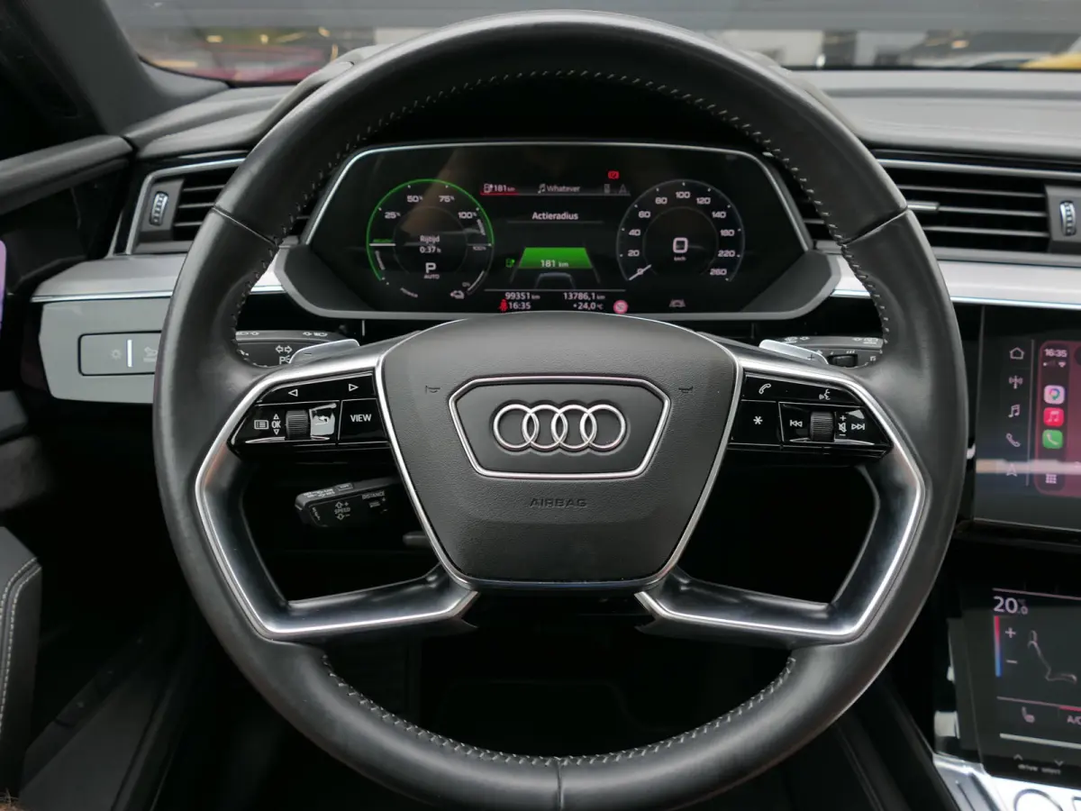 e-tron 55 quattro advanced 95 kWh | 360°-camera | Trekhaak | 21-inch velgen | Apple-/Android Carplay | Elektrische achterklep | Memory | bang & olufsen | Acc |
