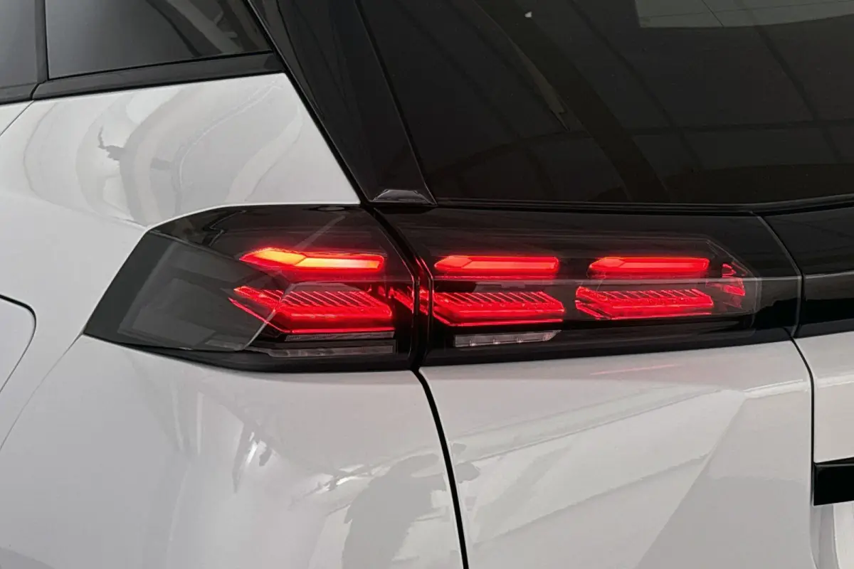 1.2 Hybrid 145 Allure Keyless 360-Camera Dodehoek