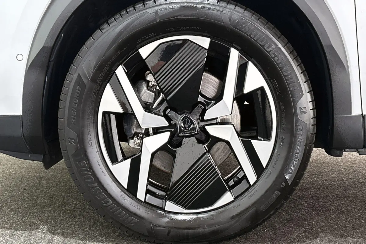 1.2 Hybrid 145 Allure Keyless 360-Camera Dodehoek