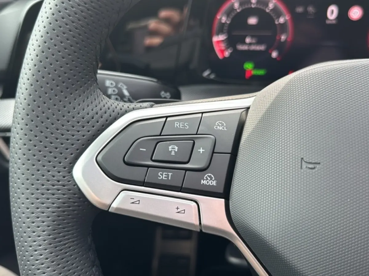 1.5 eTSI R-LINE PANO-DAK/CAMERA/NAVI/CARPLAY/ACC/STOEL-STUURVERW