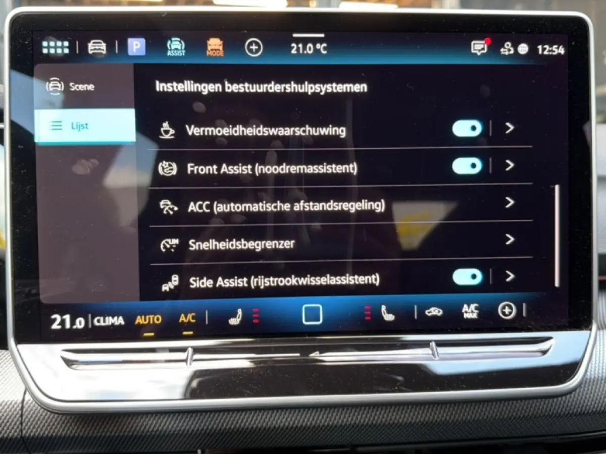 1.5 eTSI R-LINE PANO-DAK/CAMERA/ACC/STOEL+STUURVERW/CARPLAY