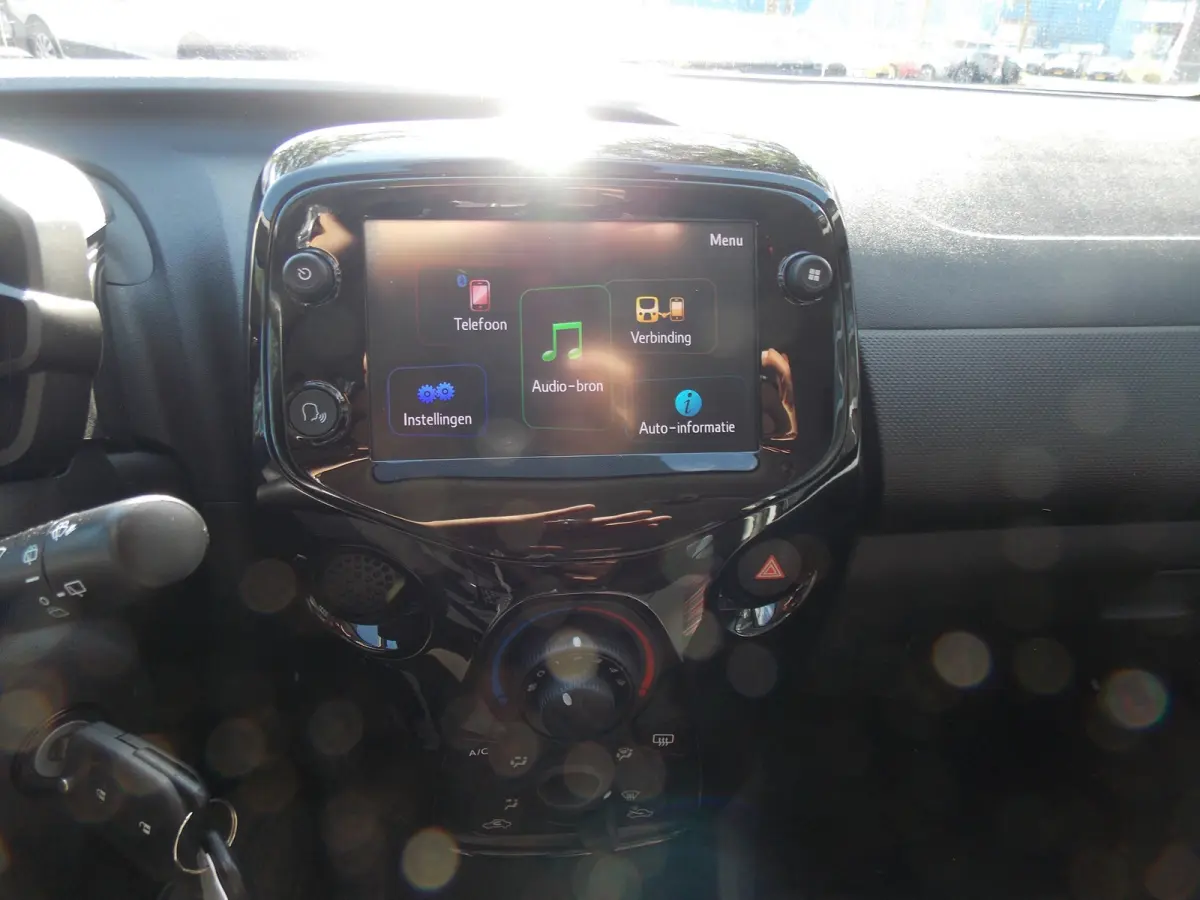 1.0 VTi Elle Carplay Airco Elek Pakket 5Deurs 2021bj GARANTIE