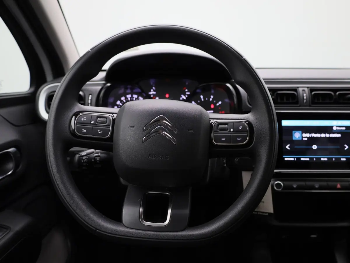 1.2 PureTech Feel | APPLE CARPLAY | ANDROID AUTO | CRUISE CONTROL | NAVIGATIE | BLUETOOTH | AIRCO | LED DAGRIJVERLICHTING | DAB RADIO | GETINTE RUITEN | MULTIFUNCTIONELE STUURWIEL |