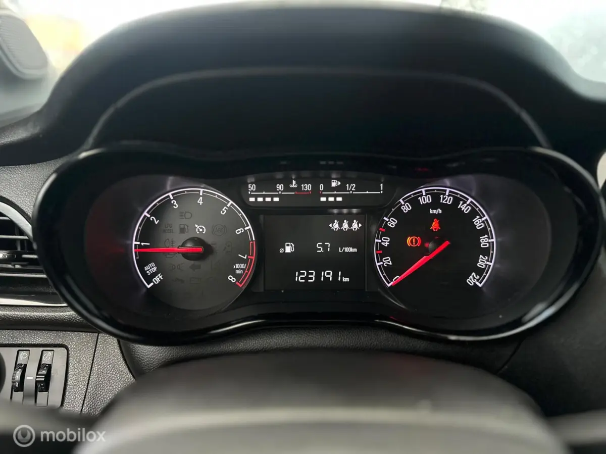 1.0 5 deurs 2018 Airco / PDC / Cruise / LED