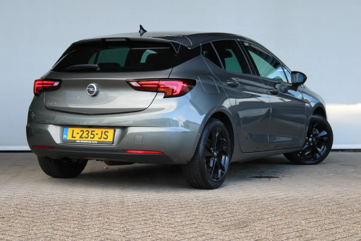 1.4 Business Elegance | Matrix LED | Verwarmde voorruit | Apple carplay & android auto | Keyless entry |