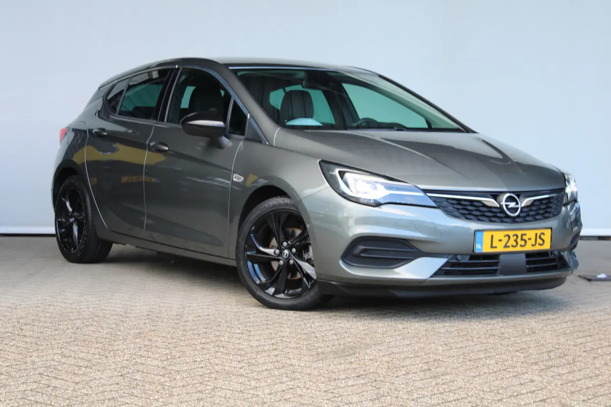 1.4 Business Elegance | Matrix LED | Verwarmde voorruit | Apple carplay & android auto | Keyless entry |