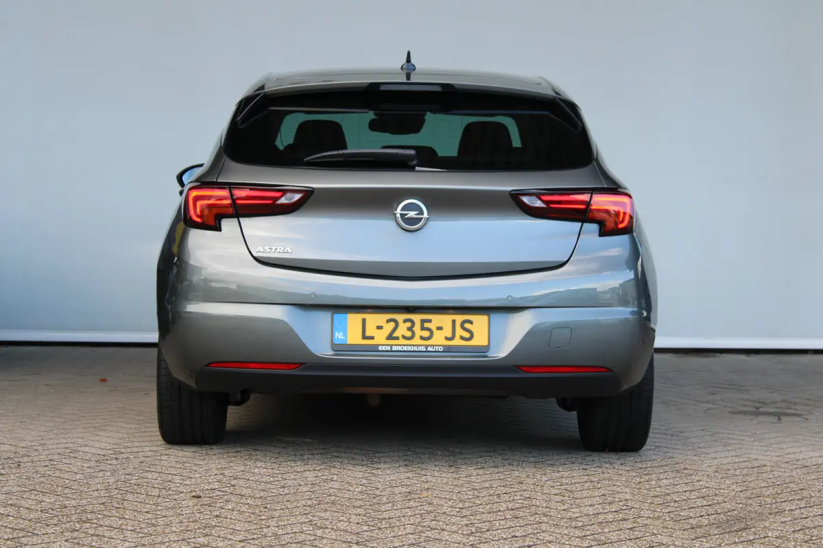 1.4 Business Elegance | Matrix LED | Verwarmde voorruit | Apple carplay & android auto | Keyless entry |