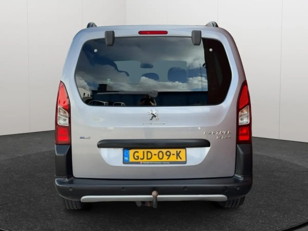1.2 PureTech 110PK Allure | Trekhaak | Camera | Navigatie | parkeersensoren | Nieuwe Distributieriem | Cruise Control | Climate Control