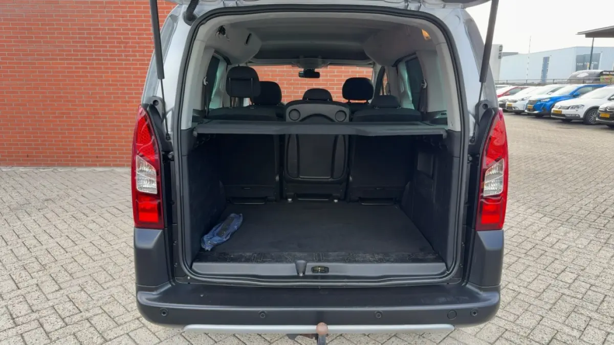1.2 PureTech 110PK Allure | Trekhaak | Camera | Navigatie | parkeersensoren | Nieuwe Distributieriem | Cruise Control | Climate Control