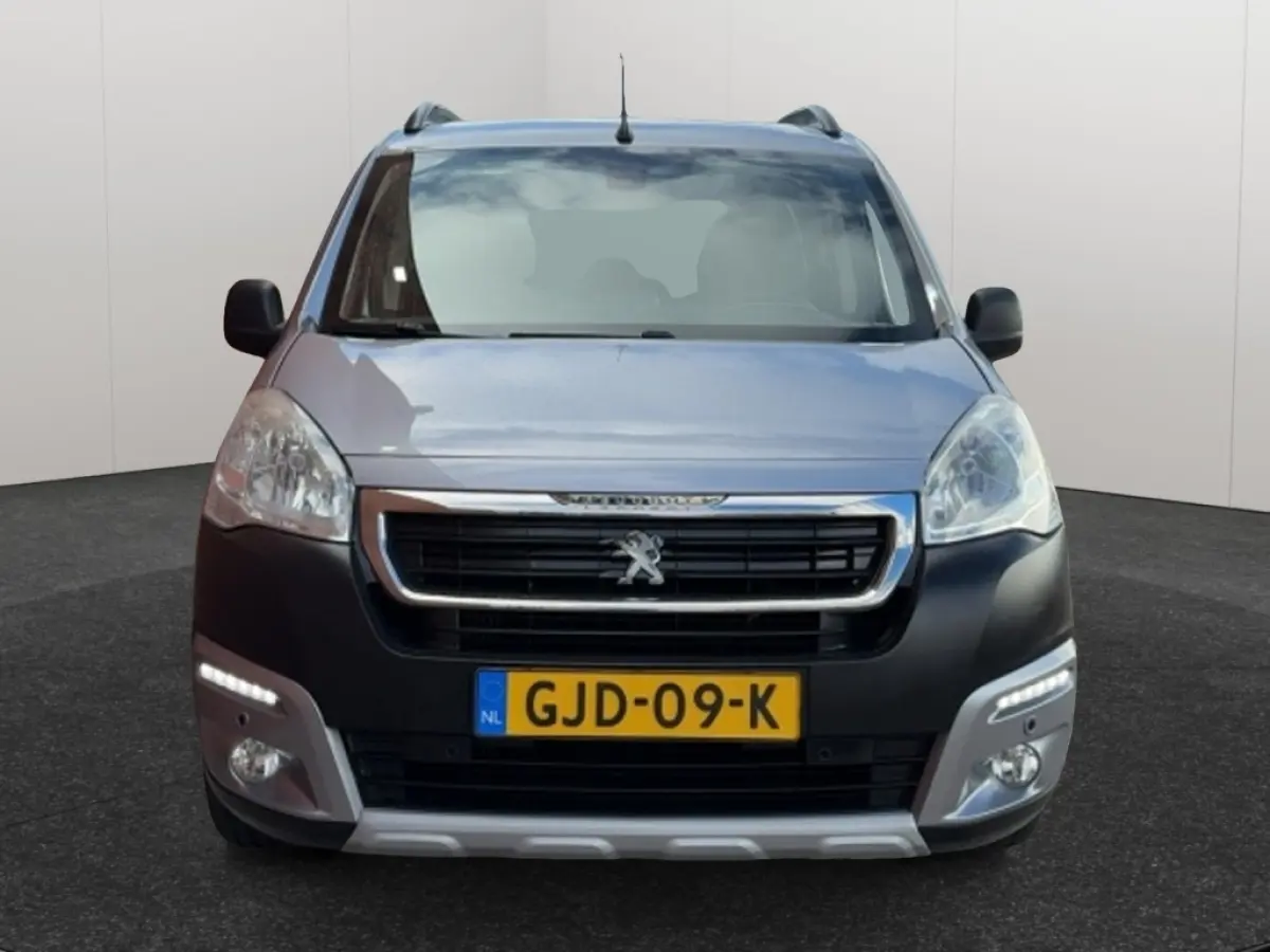 1.2 PureTech 110PK Allure | Trekhaak | Camera | Navigatie | parkeersensoren | Nieuwe Distributieriem | Cruise Control | Climate Control
