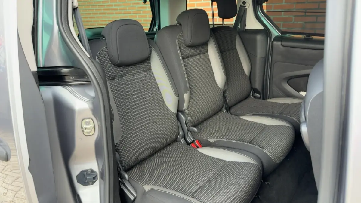 1.2 PureTech 110PK Allure | Trekhaak | Camera | Navigatie | parkeersensoren | Nieuwe Distributieriem | Cruise Control | Climate Control
