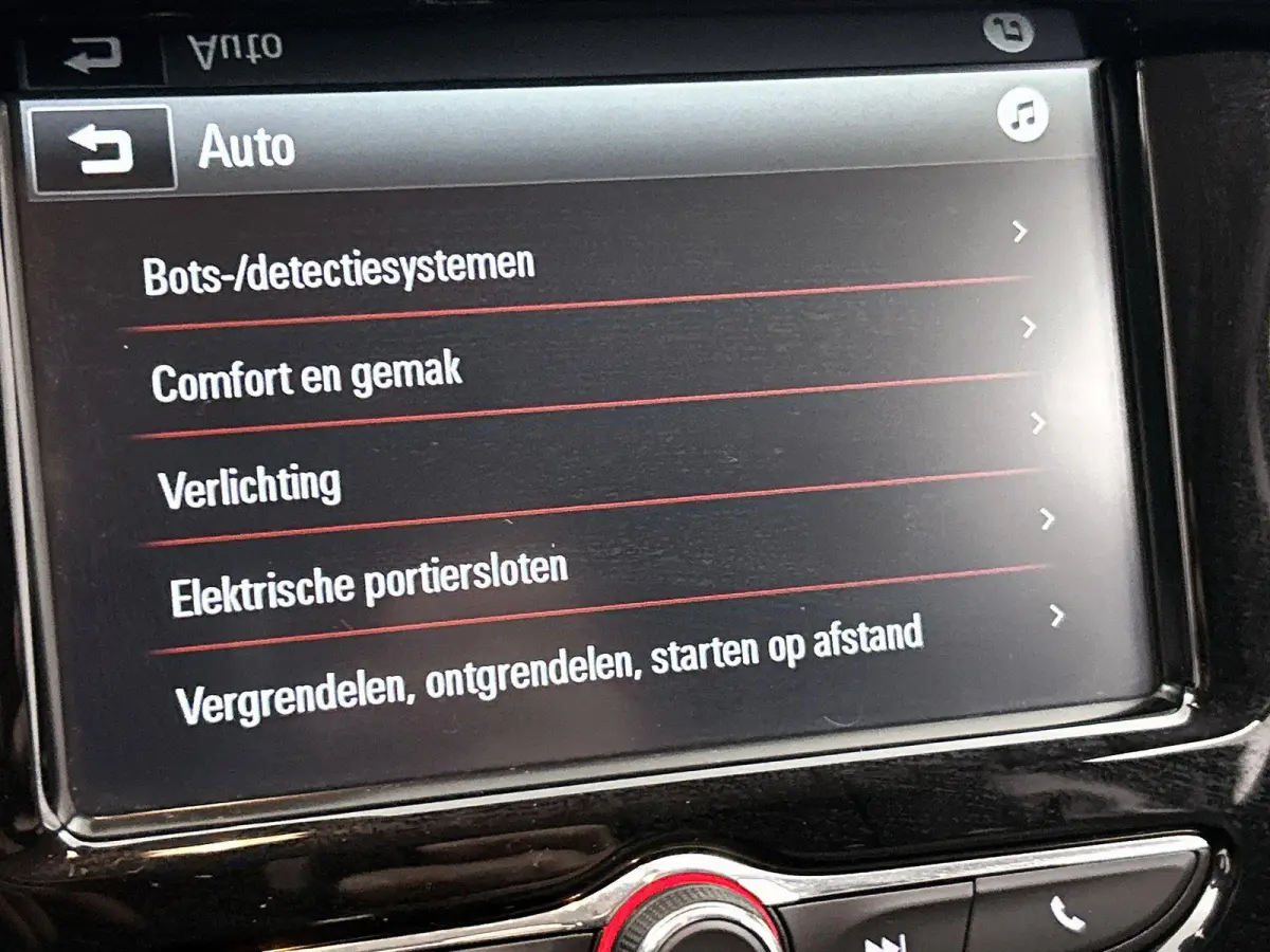 1.0 Turbo Innovation | Parkeersensoren | Applecarplay | Bluetooth | Cruise control |