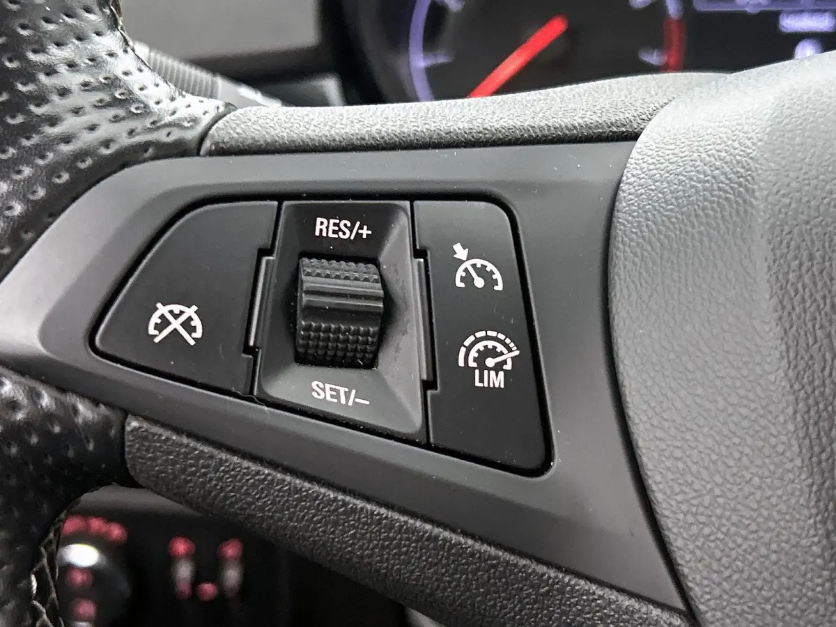 1.0 Turbo Innovation | Parkeersensoren | Applecarplay | Bluetooth | Cruise control |