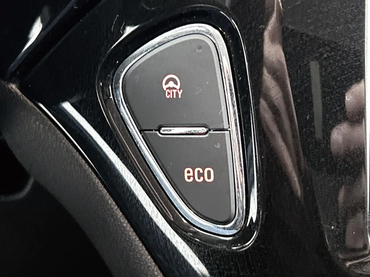 1.0 Turbo Innovation | Parkeersensoren | Applecarplay | Bluetooth | Cruise control |