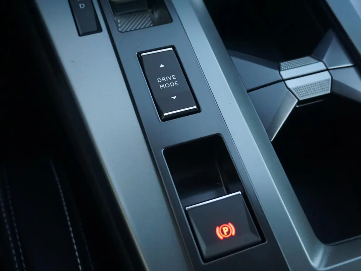 Business Edition 97 kWh | Long Range | WLTP 694 |  Panorama schuifdak | HUD | Premium HiFi | LED Pixel |
