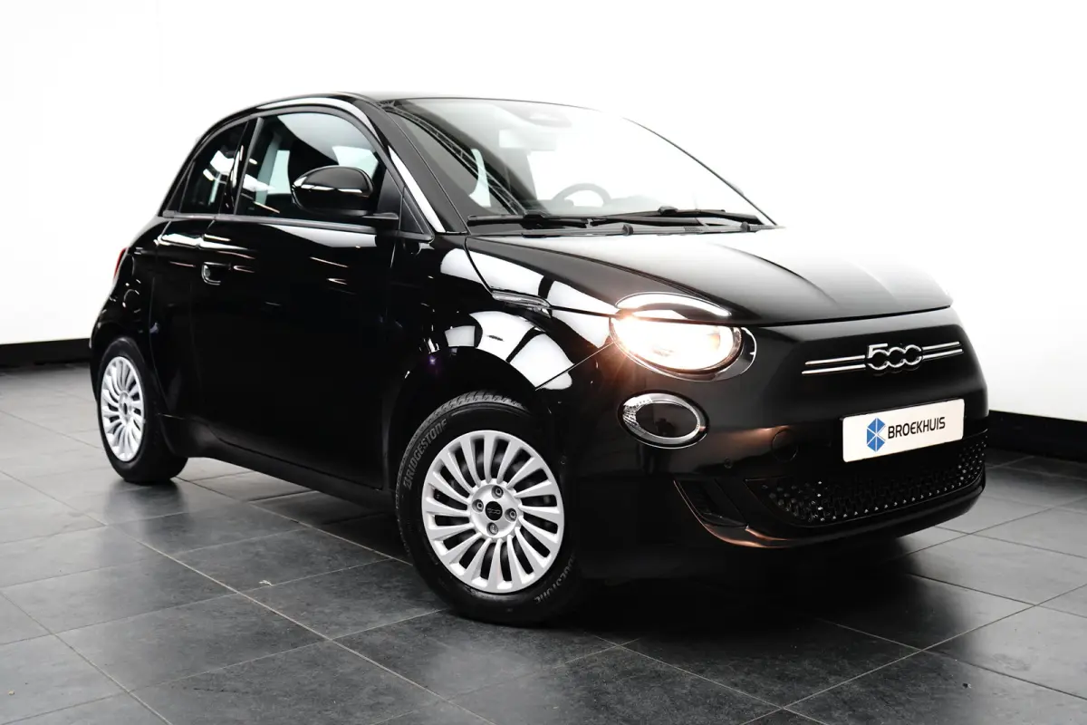 Lim. 3+1 Basis 42 kWh | Achteruitrijcamera | Stoelverw | Parkeersensoren | Apple car Android auto | Cruise contr | Climate contr | DAB | LED | Lane assist