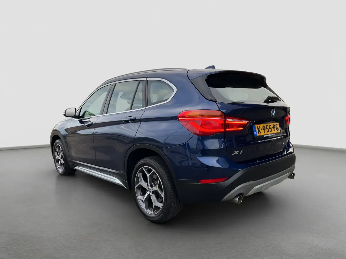 sDrive20i High Executive Automaat | Camera | Lederen bekleding | Parkeersensoren | Cruise controle | 18'' velgen | Elektrische achterklep | LED koplampen | Stoelverwarming | Climate controle