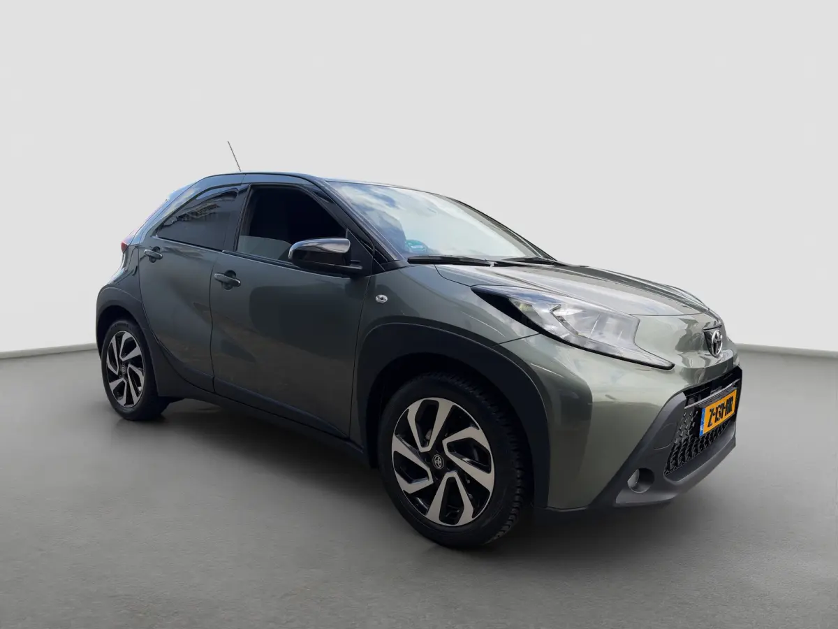 1.0 VVT-i MT Pulse | Trekhaak | Camera | Lichtmetalen velgen | Carplay | Cruise control | Parkeersensoren | Airco