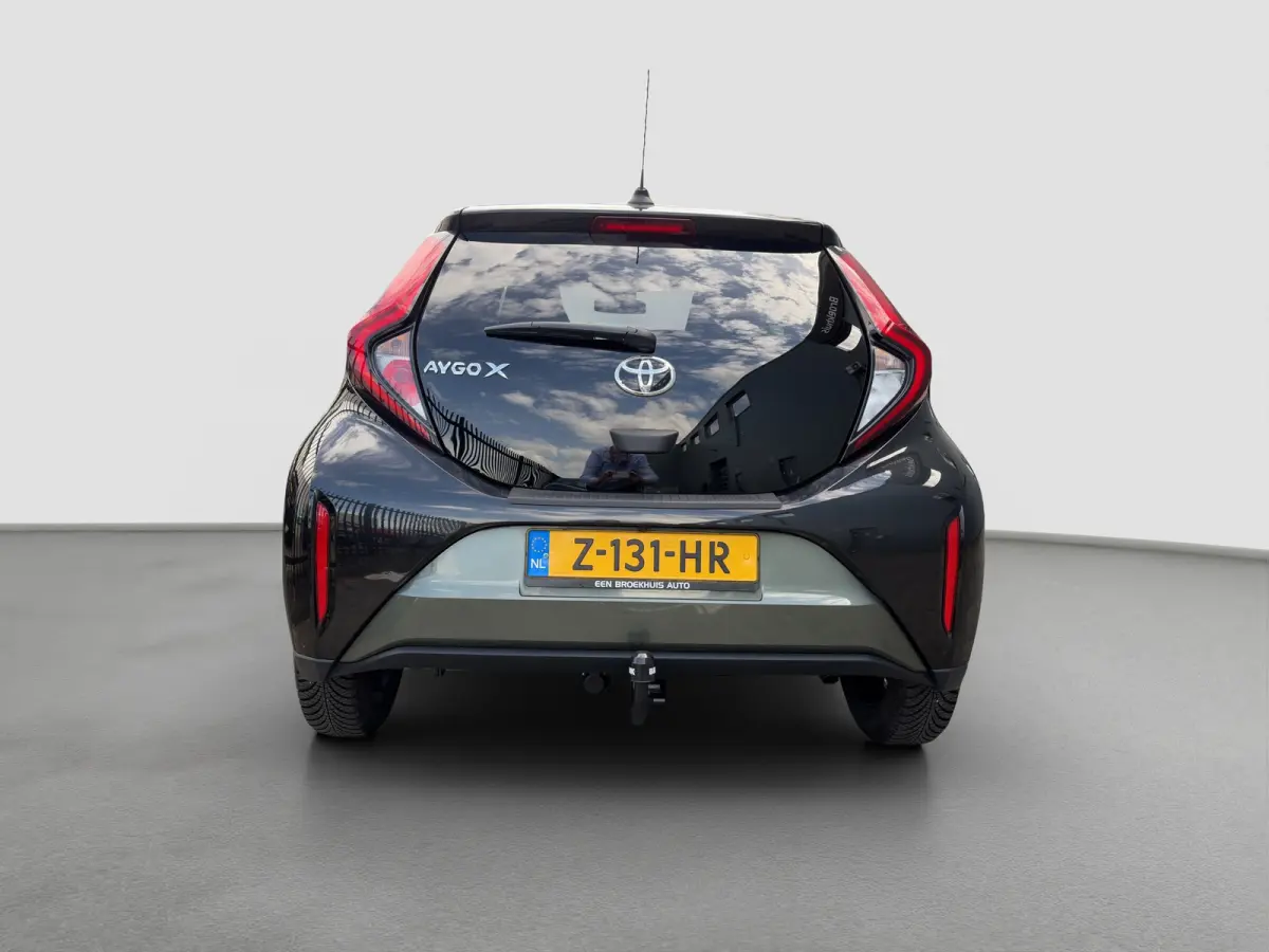 1.0 VVT-i MT Pulse | Trekhaak | Camera | Lichtmetalen velgen | Carplay | Cruise control | Parkeersensoren | Airco