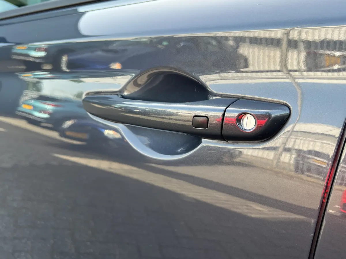 1.0 T-GDi 120pk MHEV Comfort Smart | Camera | Climate controle | Carplay | Cruise controle | Draadloos laden | Keyless entry | LED verlichting | Navigatie | Lichtmetalen velgen | Inklapbare 