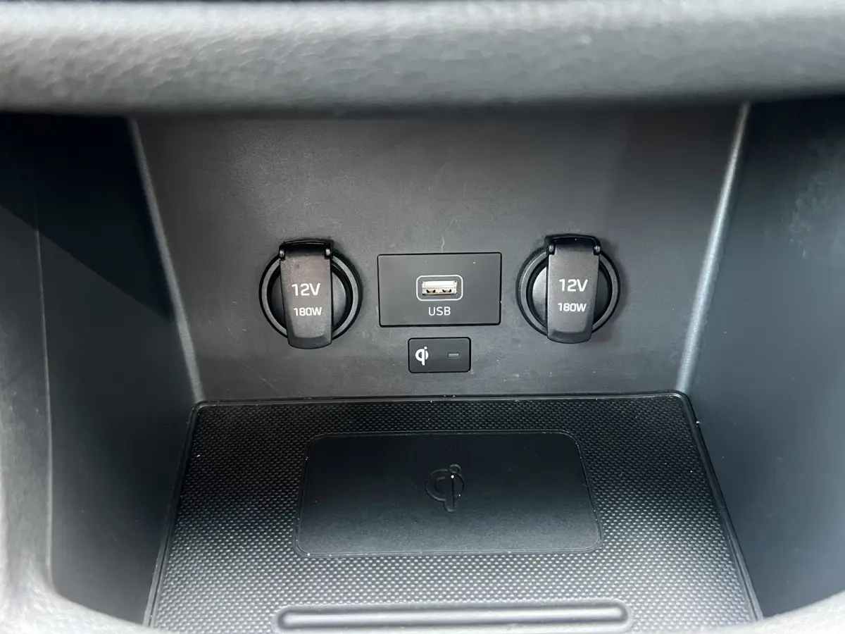 1.0 T-GDi 120pk MHEV Comfort Smart | Camera | Climate controle | Carplay | Cruise controle | Draadloos laden | Keyless entry | LED verlichting | Navigatie | Lichtmetalen velgen | Inklapbare 