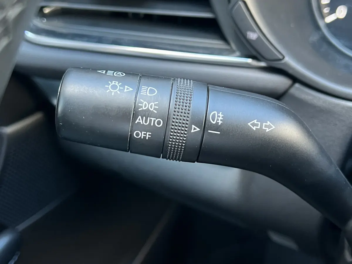 2.0 186pk e-SkyActiv-X M Hybrid Exclusive-line | Camera | Adaptive cruise controle | Carplay | Dodehoek detectie | Climate controle | Draadloos laden | Keyless entry | Parkeersensoren voor e