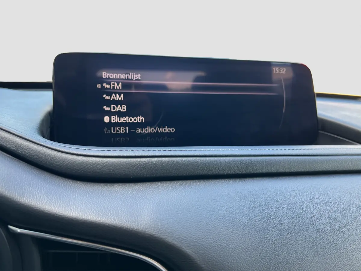 2.0 186pk e-SkyActiv-X M Hybrid Exclusive-line | Camera | Adaptive cruise controle | Carplay | Dodehoek detectie | Climate controle | Draadloos laden | Keyless entry | Parkeersensoren voor e