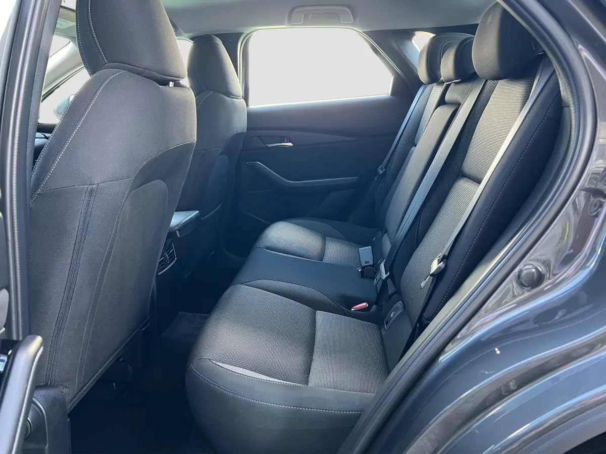 2.0 186pk e-SkyActiv-X M Hybrid Exclusive-line | Camera | Adaptive cruise controle | Carplay | Dodehoek detectie | Climate controle | Draadloos laden | Keyless entry | Parkeersensoren voor e