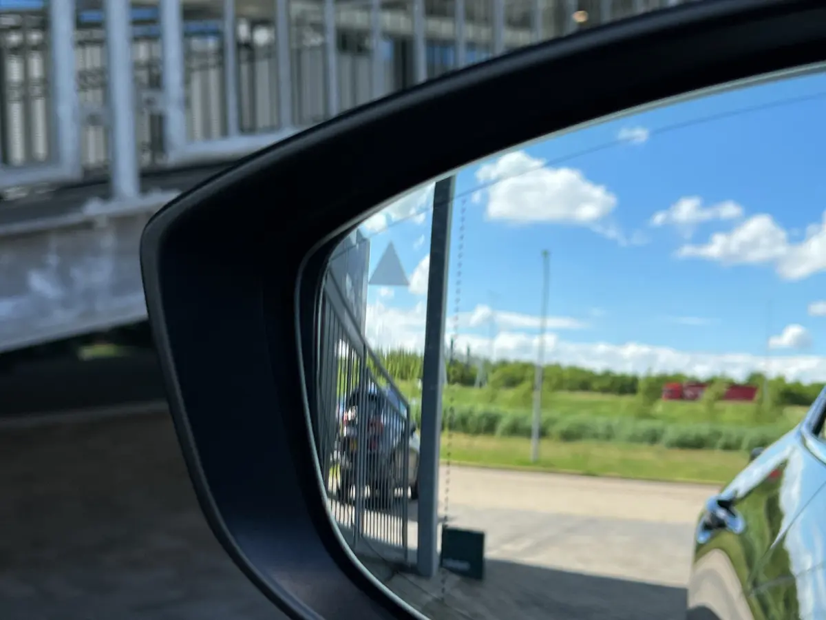 2.0 186pk e-SkyActiv-X M Hybrid Exclusive-line | Camera | Adaptive cruise controle | Carplay | Dodehoek detectie | Climate controle | Draadloos laden | Keyless entry | Parkeersensoren voor e