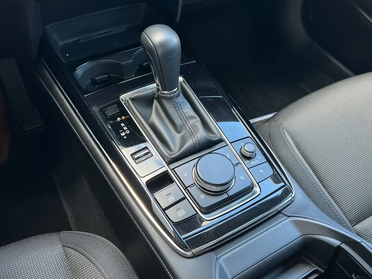 2.0 186pk e-SkyActiv-X M Hybrid Exclusive-line | Camera | Adaptive cruise controle | Carplay | Dodehoek detectie | Climate controle | Draadloos laden | Keyless entry | Parkeersensoren voor e