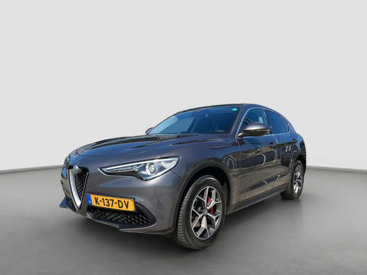 2.0 T 200pk AWD Super | 19'' velgen | Navigatie | Active suspension | Carplay | Elektrische stoelen | Adaptive crusie controle | Camera | Elektrische achterklep | Stoelgeheugen | Dodehoek de