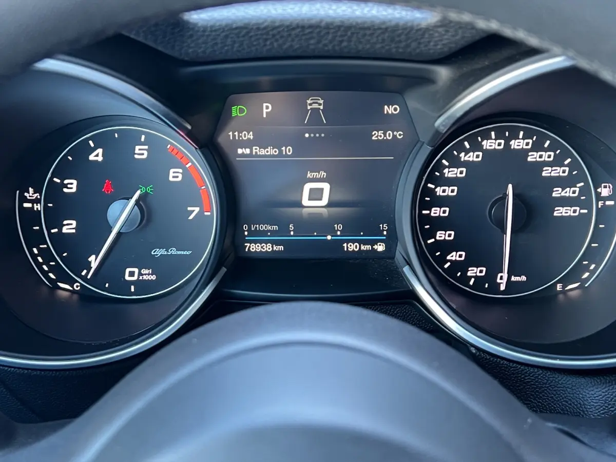 2.0 T 200pk AWD Super | 19'' velgen | Navigatie | Active suspension | Carplay | Elektrische stoelen | Adaptive crusie controle | Camera | Elektrische achterklep | Stoelgeheugen | Dodehoek de