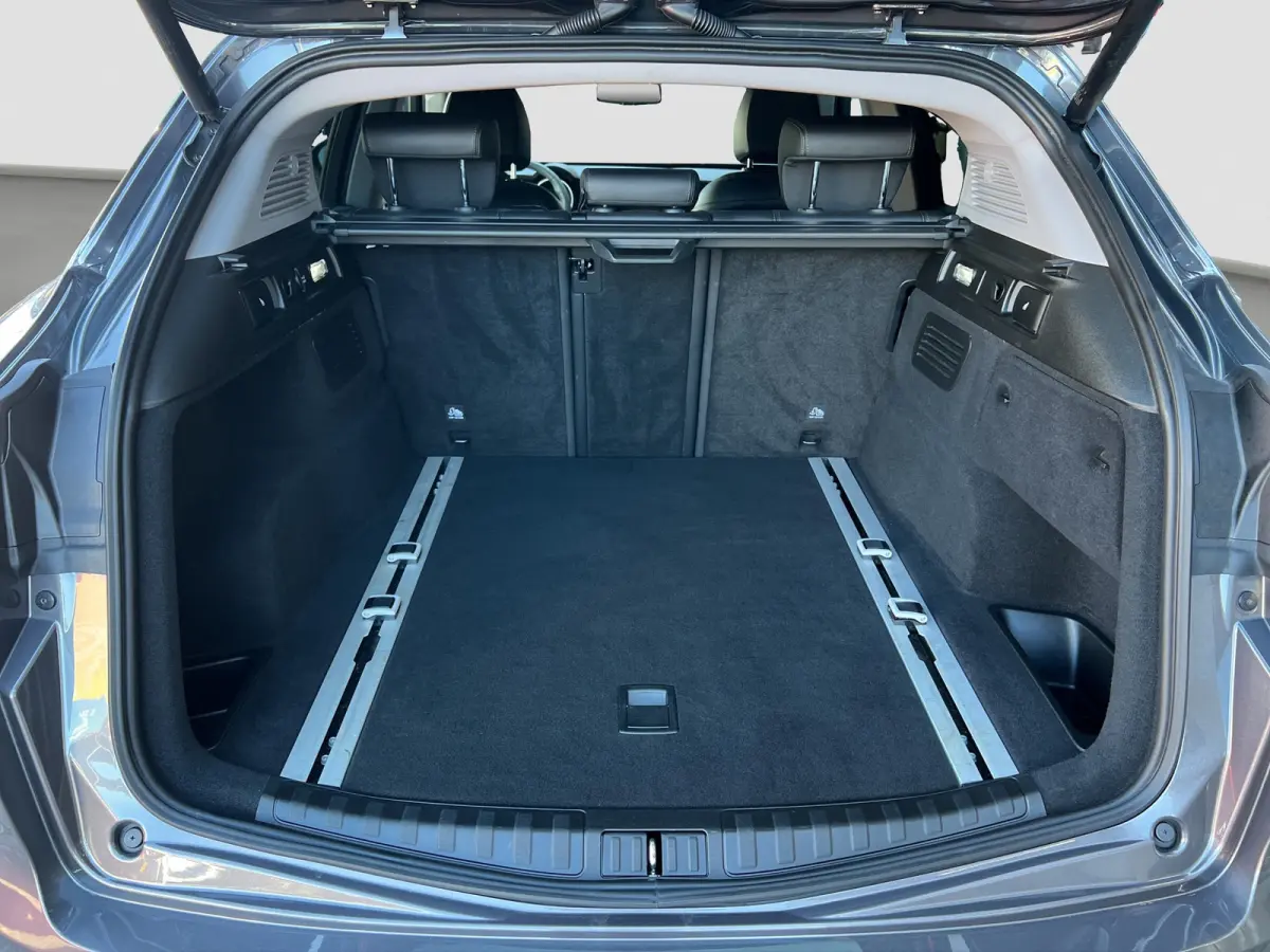 2.0 T 200pk AWD Super | 19'' velgen | Navigatie | Active suspension | Carplay | Elektrische stoelen | Adaptive crusie controle | Camera | Elektrische achterklep | Stoelgeheugen | Dodehoek de