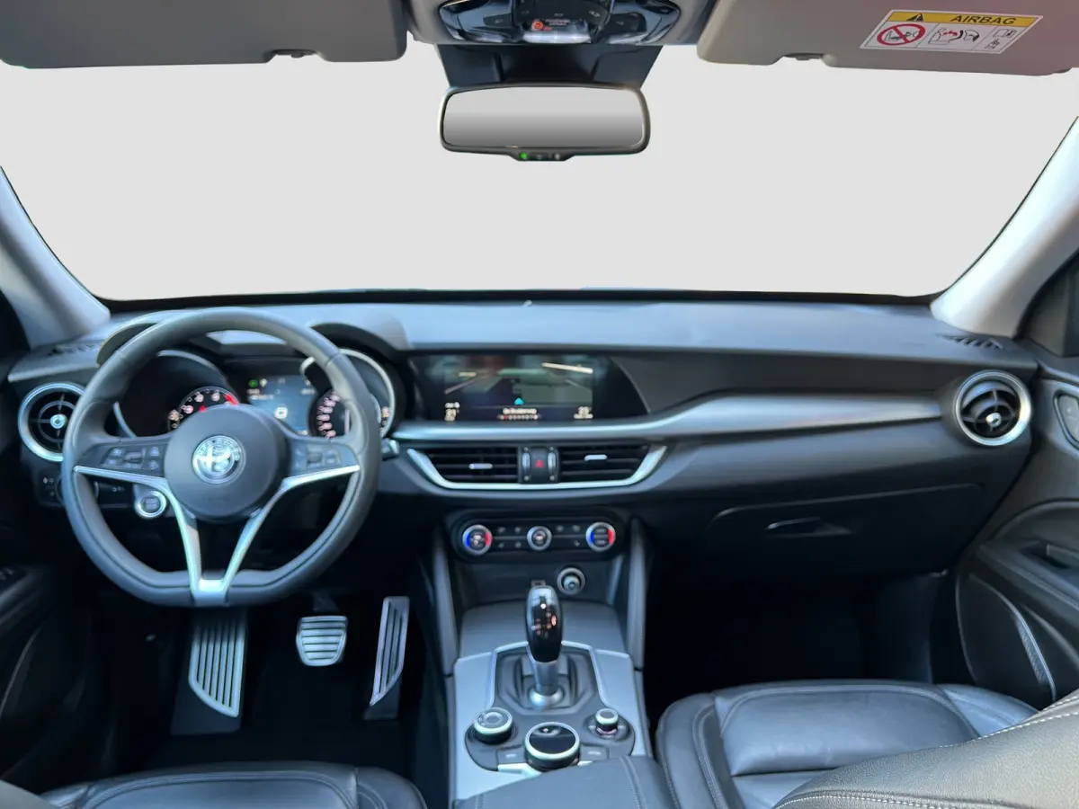 2.0 T 200pk AWD Super | 19'' velgen | Navigatie | Active suspension | Carplay | Elektrische stoelen | Adaptive crusie controle | Camera | Elektrische achterklep | Stoelgeheugen | Dodehoek de