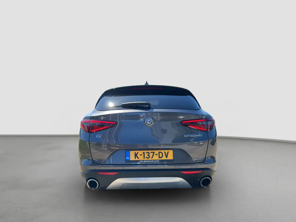 2.0 T 200pk AWD Super | 19'' velgen | Navigatie | Active suspension | Carplay | Elektrische stoelen | Adaptive crusie controle | Camera | Elektrische achterklep | Stoelgeheugen | Dodehoek de