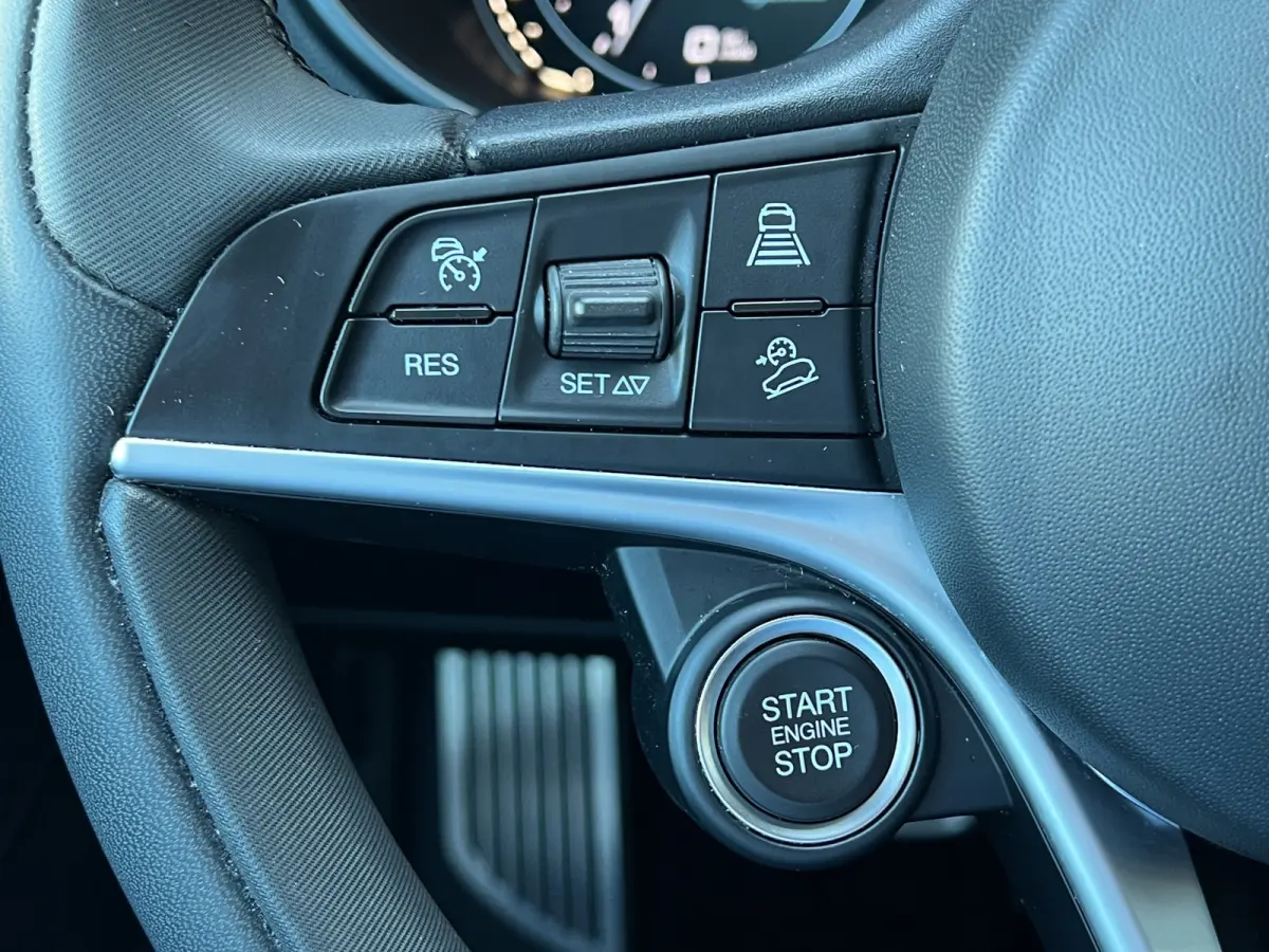 2.0 T 200pk AWD Super | 19'' velgen | Navigatie | Active suspension | Carplay | Elektrische stoelen | Adaptive crusie controle | Camera | Elektrische achterklep | Stoelgeheugen | Dodehoek de
