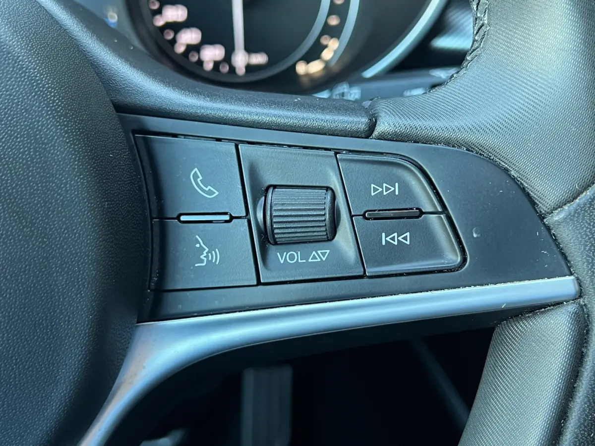 2.0 T 200pk AWD Super | 19'' velgen | Navigatie | Active suspension | Carplay | Elektrische stoelen | Adaptive crusie controle | Camera | Elektrische achterklep | Stoelgeheugen | Dodehoek de