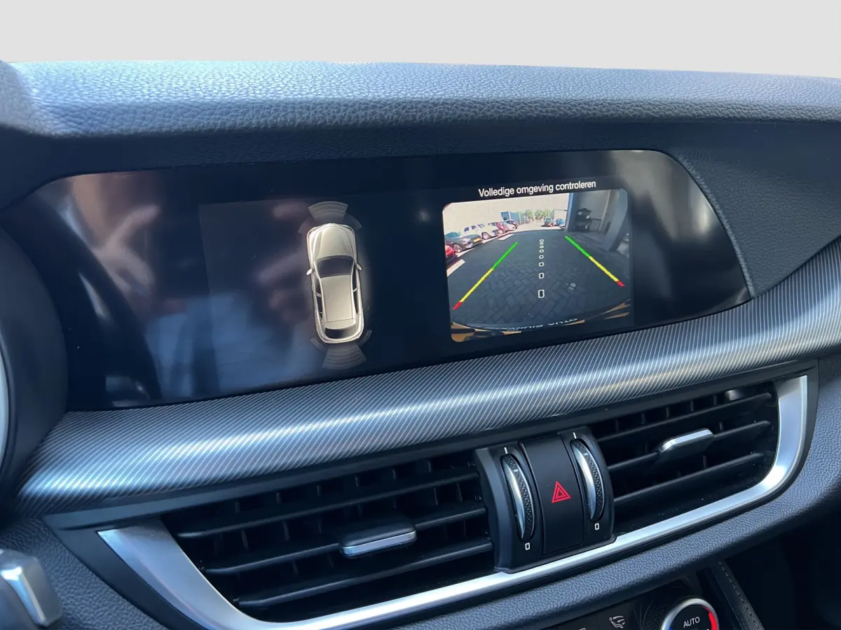 2.0 T 200pk AWD Super | 19'' velgen | Navigatie | Active suspension | Carplay | Elektrische stoelen | Adaptive crusie controle | Camera | Elektrische achterklep | Stoelgeheugen | Dodehoek de