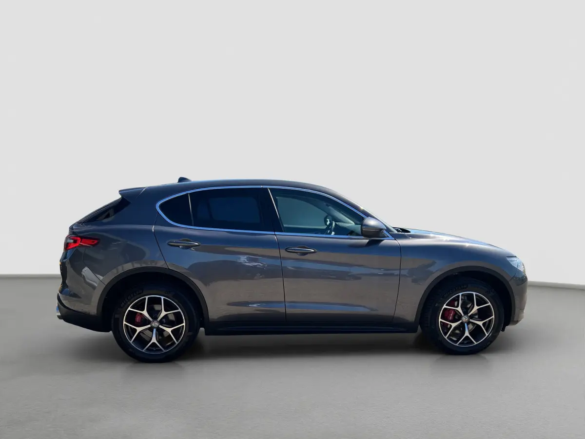 2.0 T 200pk AWD Super | 19'' velgen | Navigatie | Active suspension | Carplay | Elektrische stoelen | Adaptive crusie controle | Camera | Elektrische achterklep | Stoelgeheugen | Dodehoek de