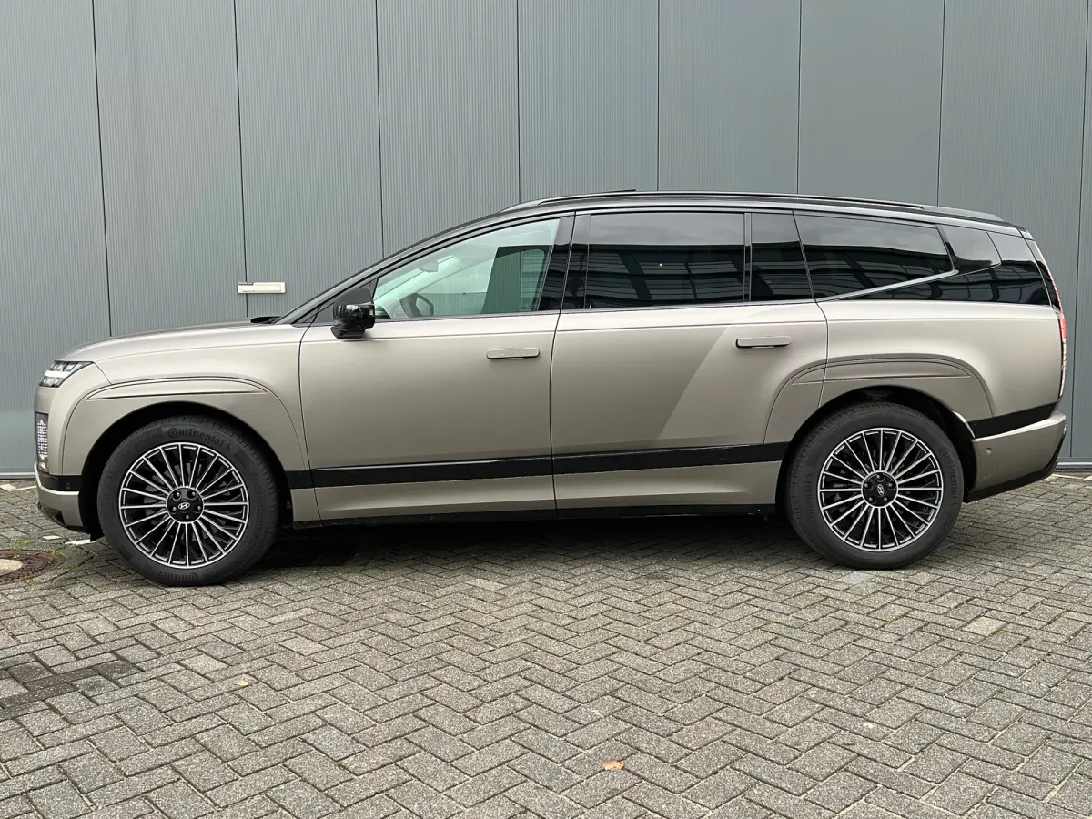 Lounge AWD+ 7p. 110.3 kWh 429pk | Unieke Two Tone Wrap | Premium Audio | Adaptive cruise control | Dodehoek detectie | 21'' velgen | Elektrische achterklep | Full LED | Warmtepomp | 360 grad