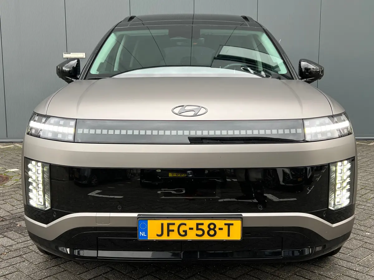 Lounge AWD+ 7p. 110.3 kWh 429pk | Unieke Two Tone Wrap | Premium Audio | Adaptive cruise control | Dodehoek detectie | 21'' velgen | Elektrische achterklep | Full LED | Warmtepomp | 360 grad