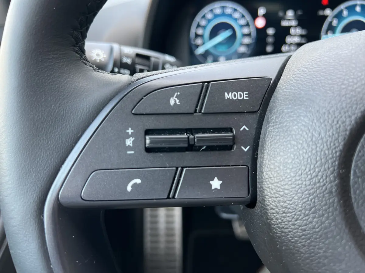 Premium 1.0 T-GDi Automaat | Camera | Climate controle | Carplay | Stoelverwarming | Digitaal cockpit | Stuurverwarming | Privacy Glass | Dodehoekdetectie