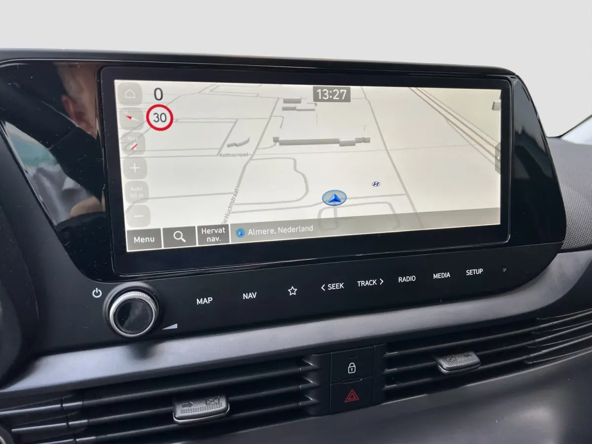 Premium 1.0 T-GDi Automaat | Camera | Climate controle | Carplay | Stoelverwarming | Digitaal cockpit | Stuurverwarming | Privacy Glass | Dodehoekdetectie
