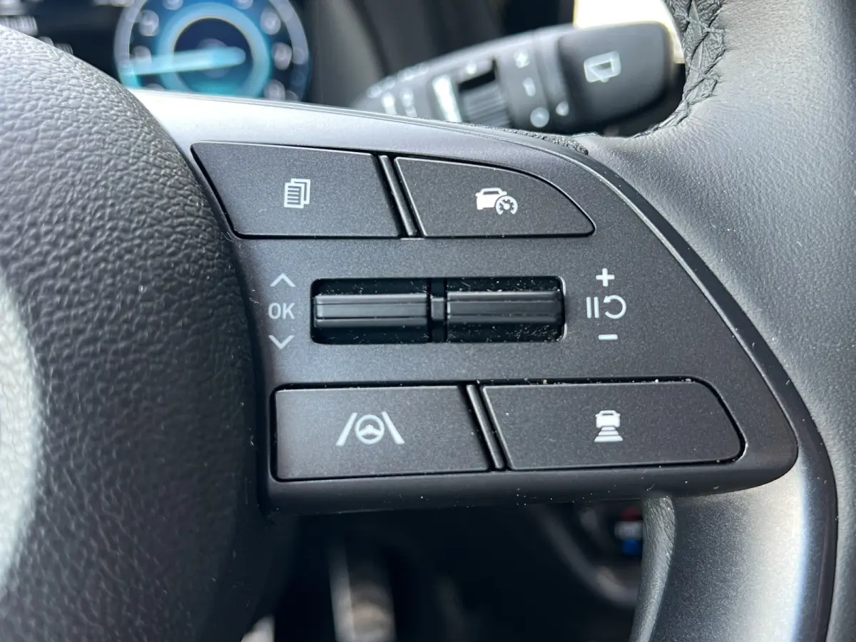 Premium 1.0 T-GDi Automaat | Camera | Climate controle | Carplay | Stoelverwarming | Digitaal cockpit | Stuurverwarming | Privacy Glass | Dodehoekdetectie